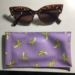 Cheetah print sunglasses with Banana case